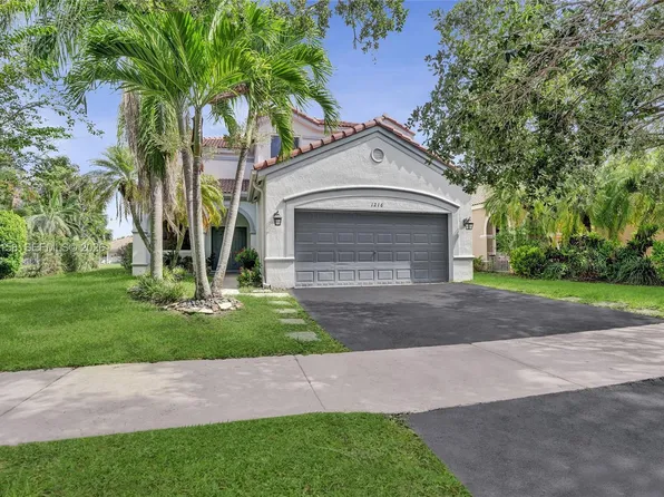 1216 Chinaberry Dr, Weston, FL 33327