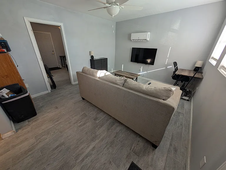 508 N San Antonio St #B — Photo 6