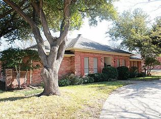 914 Cook Dr, Grand Prairie, TX 75050
