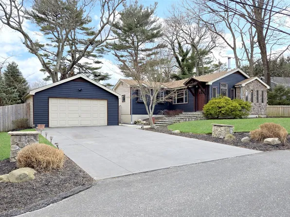 78 Washburn Street, Lake Grove, NY 11755