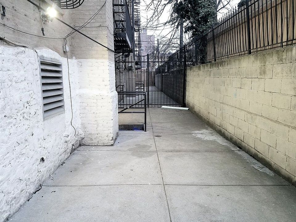 1st image of 930 Myrtle Ave #1L