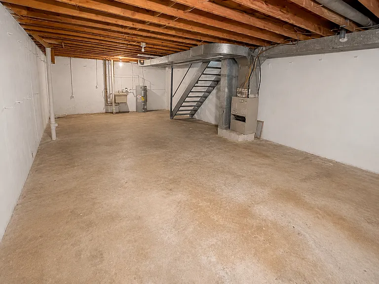 53 Ramsey Dr — Photo 34