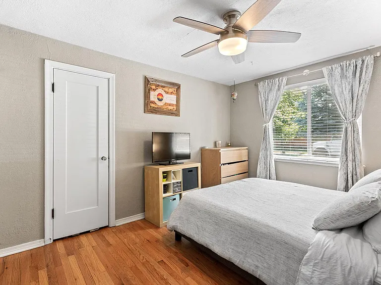 Front bedroom