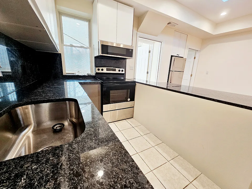 1801 Beacon St #4