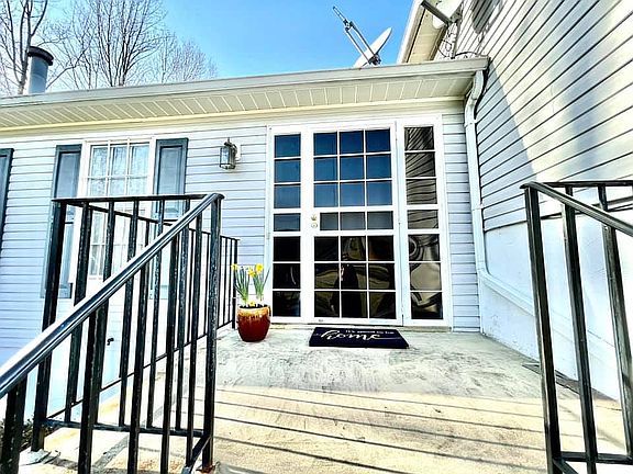 Privacy Windows & Gated Door