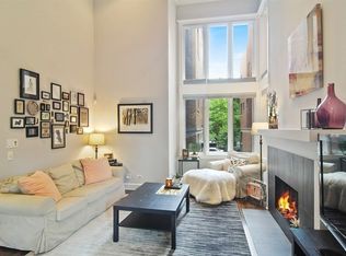 639 W Melrose St, Chicago, IL 60657