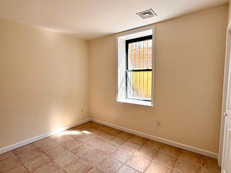 64 Park St #B — Photo 11
