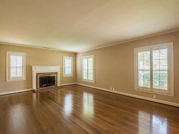 5th image of 816 W Monterey Ave