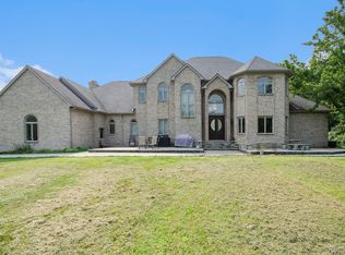 4196 Kensington Rd, Milford, MI 48380