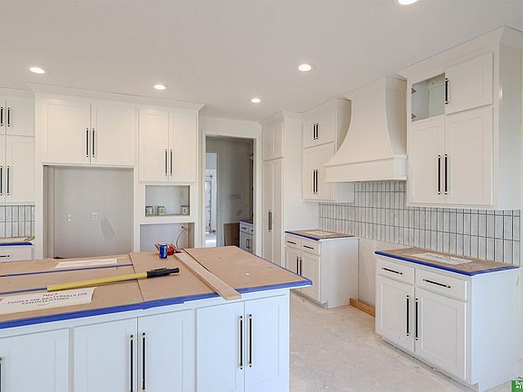 3rd image of 11613 S 118th St