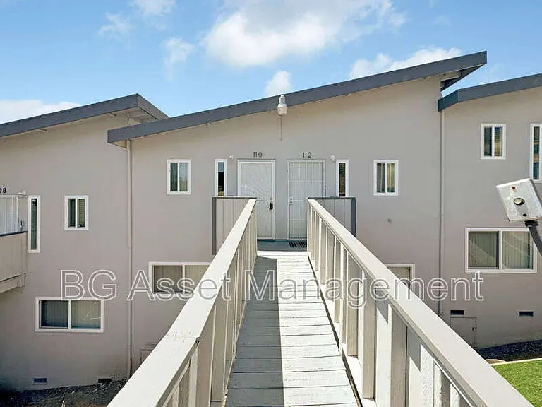 110 Avian Dr — Photo 2