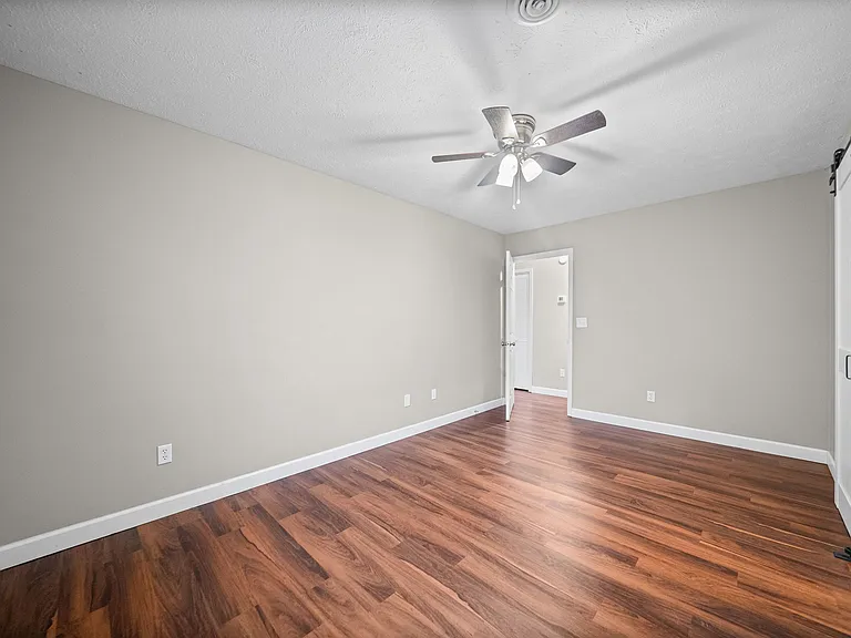 987 Stateline Rd — Photo 16