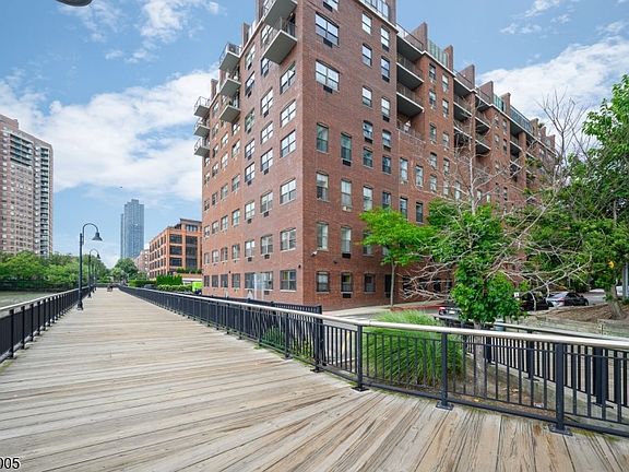 5th image of 1 Greene St #809