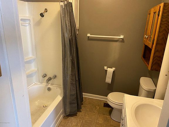 5th image of 2837 Slevin St