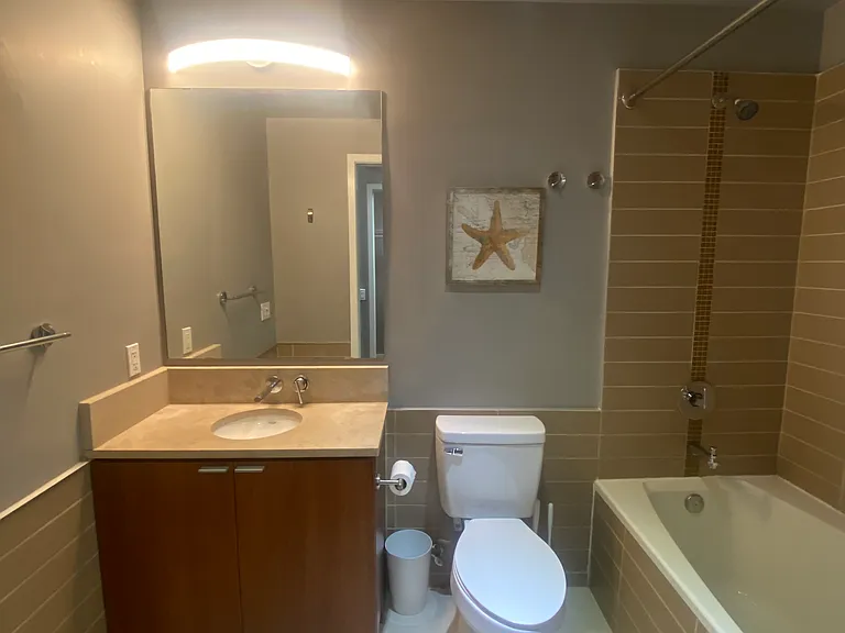 111 N 12th St #1411 — Photo 6