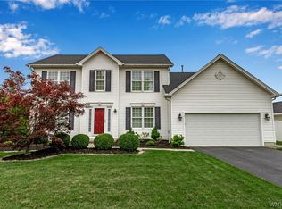 1 Stream View Ln, Lancaster, NY 14086