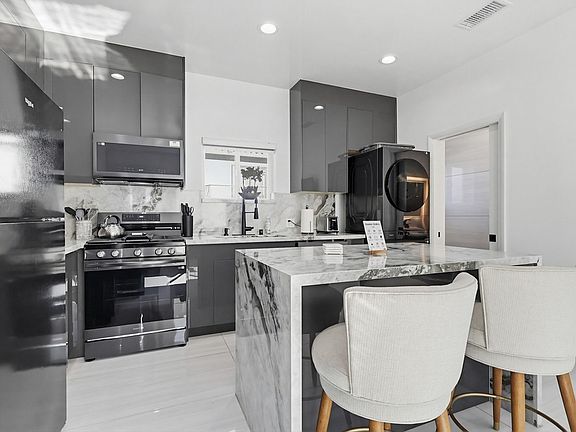 4th image of 3305 Dalemead St
