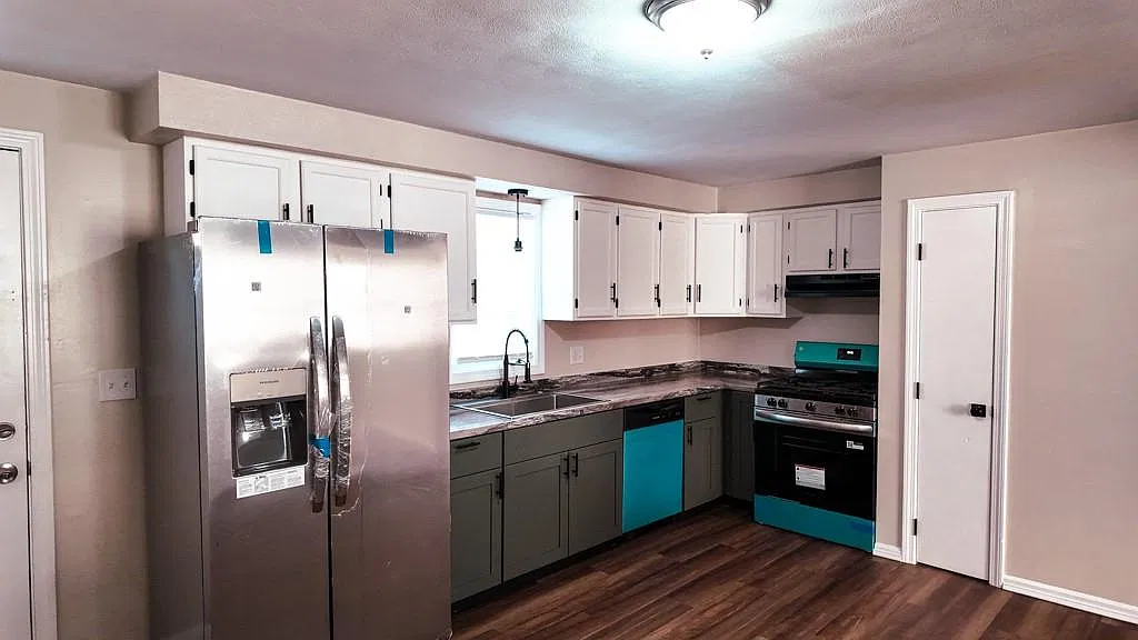 2 bed, $2,300 — Photo 3