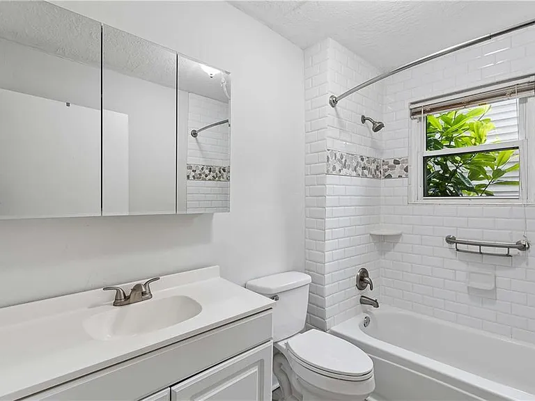 652 Bryan St SE #A — Photo 10