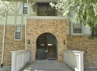 2205 Sequoia Park Ct APT D, Maryland Heights, MO 63043