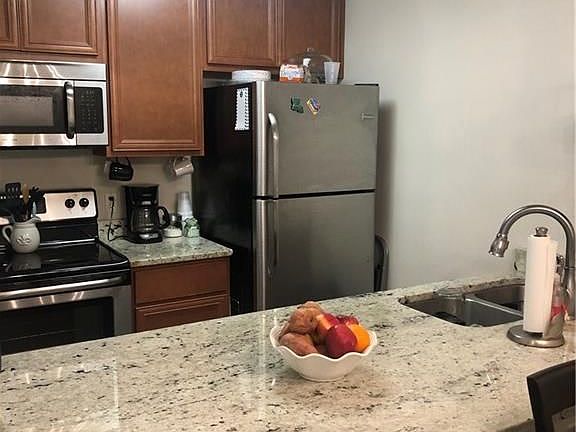 5th image of 100 Parkview Blvd #1510