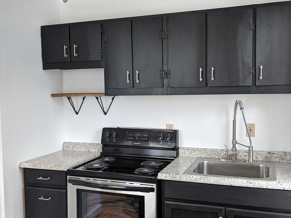 2nd image of 8 Pleasant St #2
