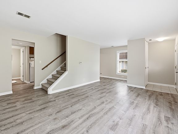 5th image of 712 Shaw Ct #0