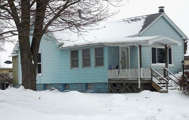 2nd image of 437 E Belle Ave