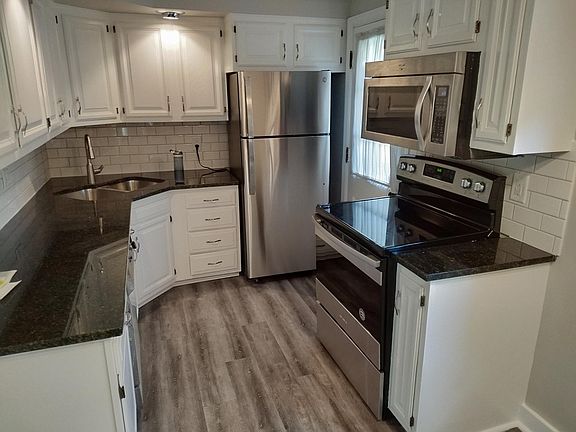 5th image of 130 Glenmont Ave