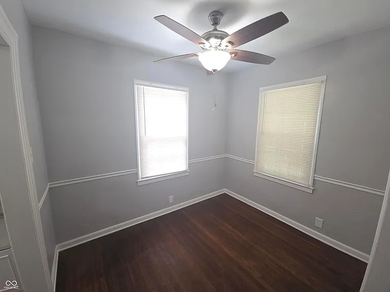 4969 Crittenden Ave — Photo 14
