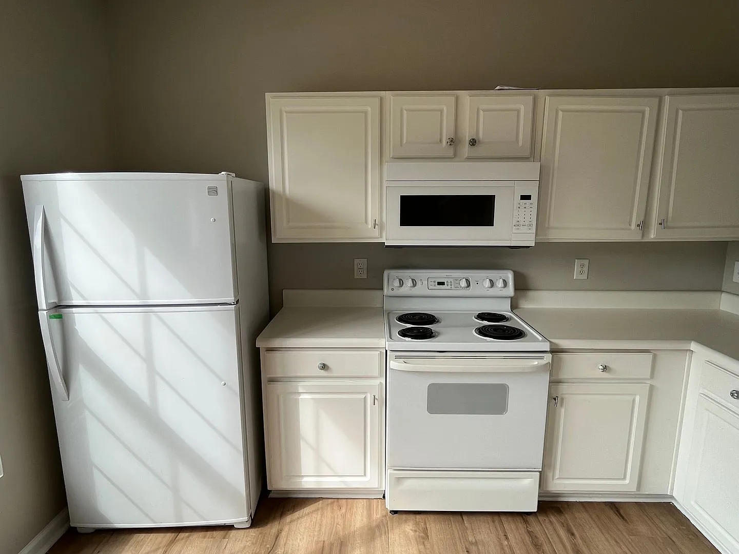 Charming 3BD, 2.5BA Raleigh Townhome with a Fenced Yard — Photo 4