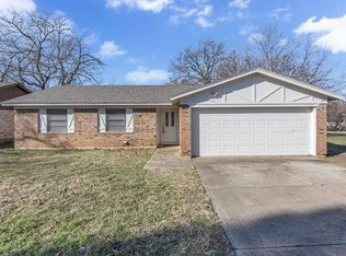 457 Michael Blvd, Hurst, TX 76053