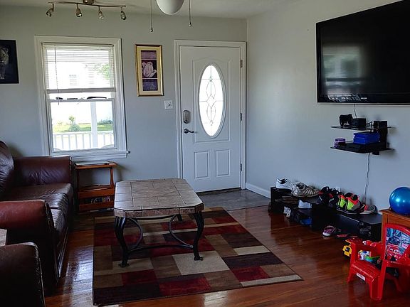 5th image of 1566 E Dorothy Ln