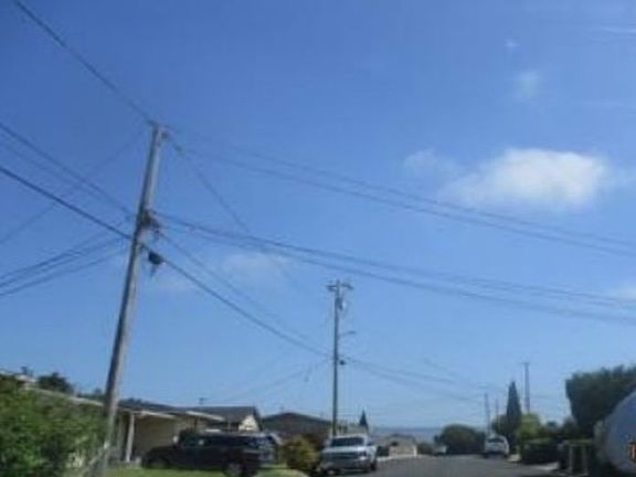 Exterior Neighborhood (street photo)