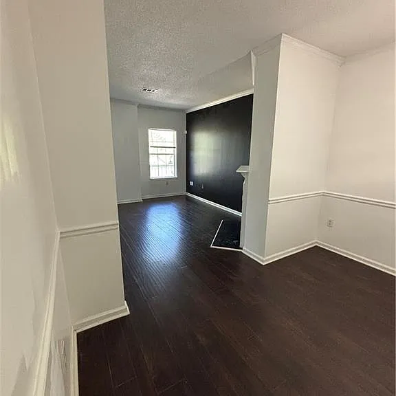 584 Windsor St SW — Photo 6
