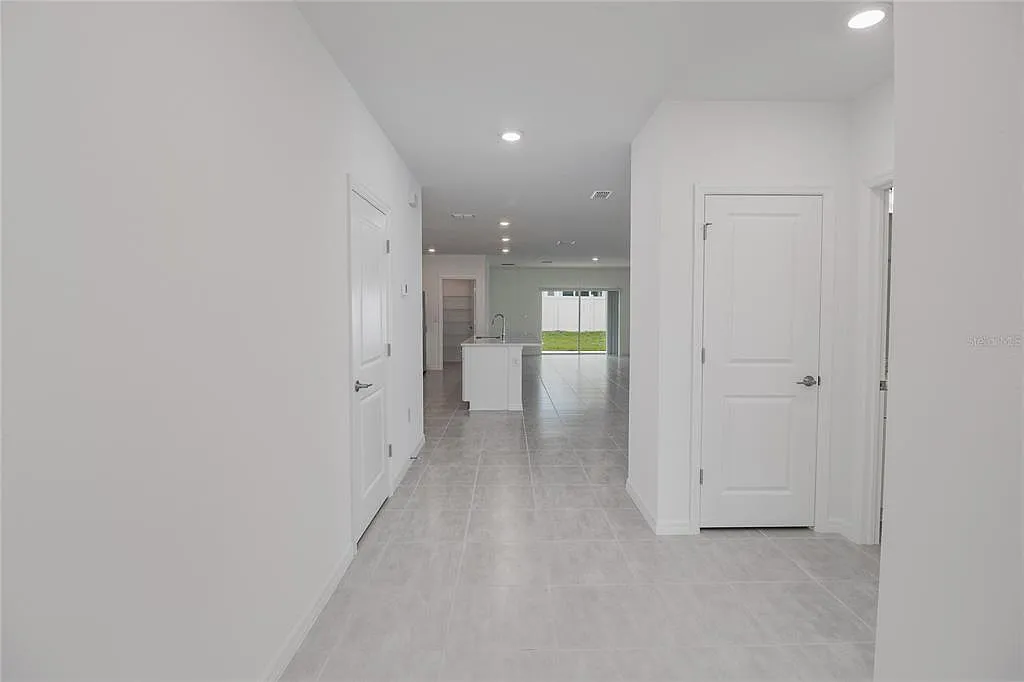 Building Photo - 2068 Babbling Brook Blvd