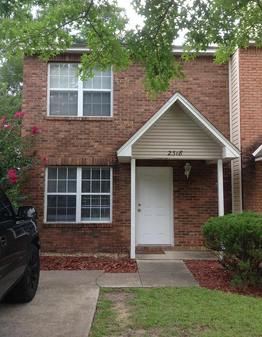 2 bed, 2.5 bath, 1092 sqft, $1,200 — Photo 1