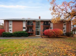 6 Crescent Dr APT 4, Andover, MA 01810
