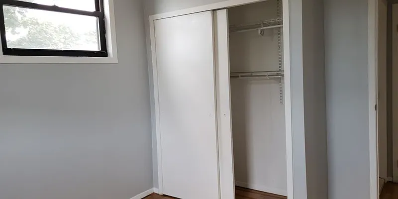 Rented by MCR Realty | media 7