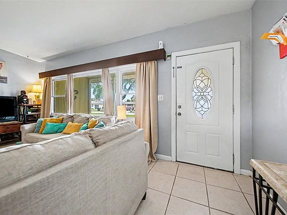 4th image of 1909 Jasper Dr