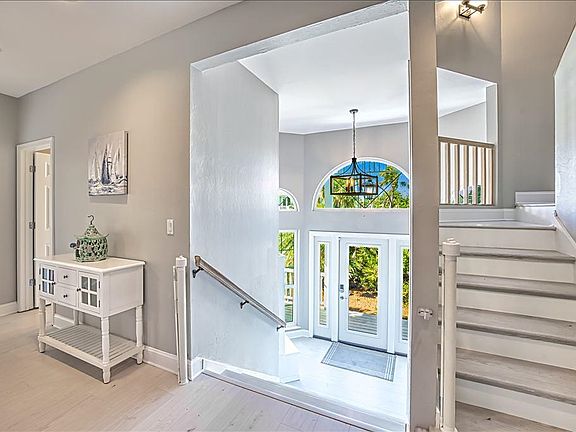 3rd image of 604 Sea Oats Dr