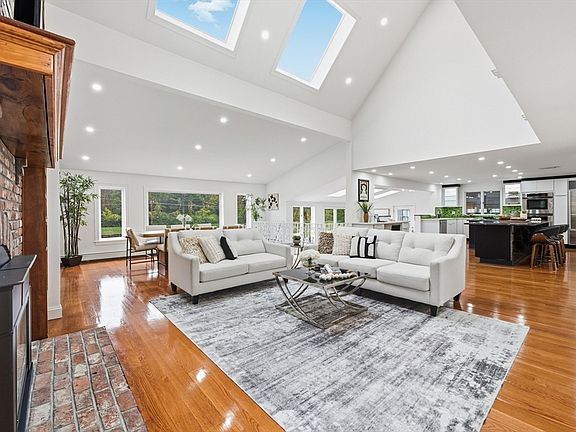 3rd image of 6 Lynbrook Rd