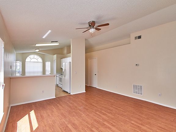 3rd image of 1791 Chatham Cir