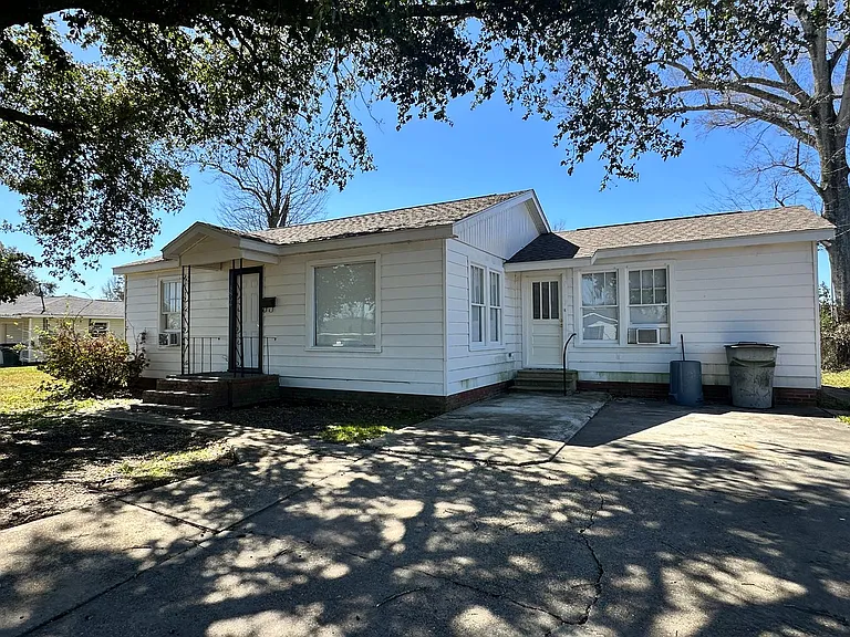 3806 Harvard St — Photo 3
