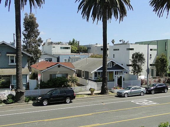 2nd image of 239 1/2 Market St