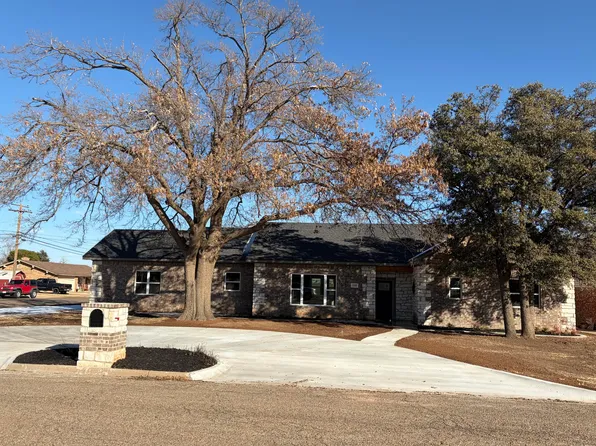 1208 Floydada St, Plainview, TX 79072