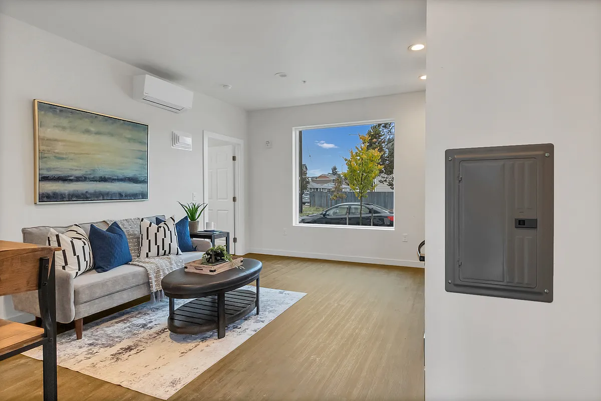 Building Photo - 4501 S Warner St #201