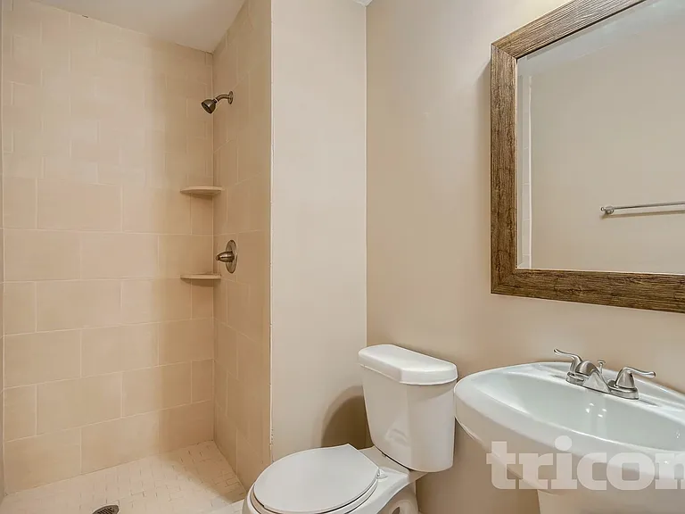 247 Young Ave SW — Photo 10