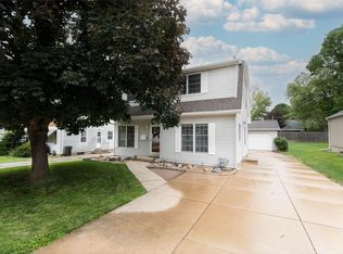 1616 Schreiber St, Cedar Falls, IA 50613