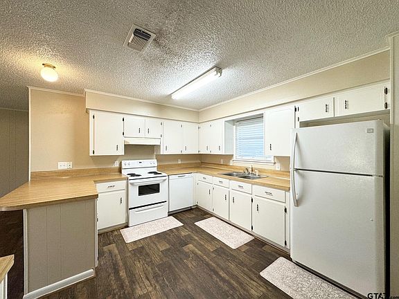 4th image of 101 El Camino Dr